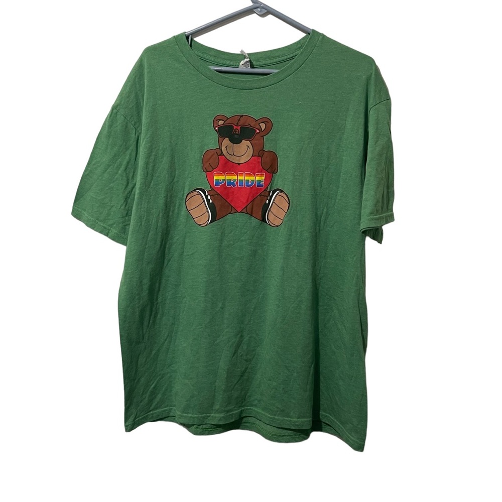 Fantasy Activewear Shirt Men XL Green Bear Pride Heart Glasses Lightweight‎ Tee